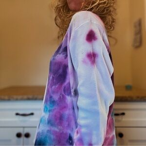Beautifully tie dyed thermal